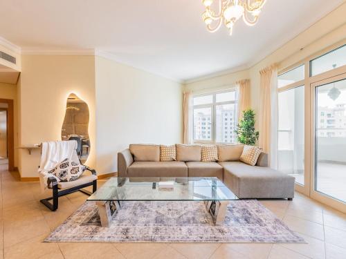 Chic 4BR Apt w Early Check In and Late Check Out Facility & Pool Palm Beach Club Dubai