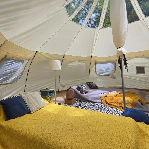 Letto o letti in una camera di Tosontsengel Glamping Tents