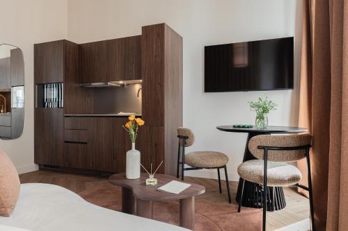 La Suite - Terreaux III - Studio with AC