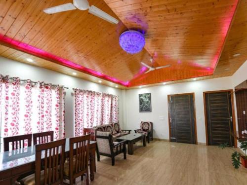 Galeriebild der Unterkunft Exotic Stays I The Mountains Vibes I Food & Free Parking Available I Family Events Allowed I Kasauli in Kasauli