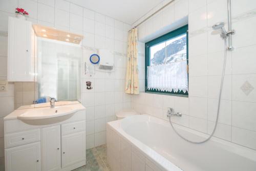 Kúpeľňa v ubytovaní Monika Schwaiger, Appartements