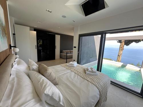 Dream 1-Bedroom Villa with Heated Indoor Pool, Jacuzzi & Sauna and BBQ