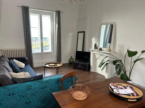 Χώρος καθιστικού στο Bleu turquoise