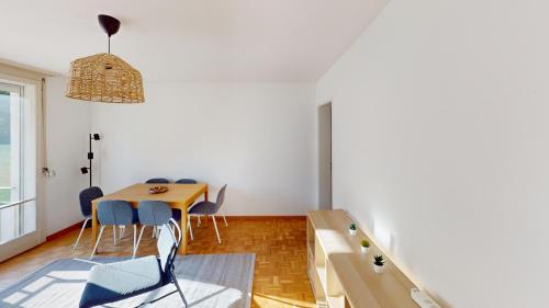 Φωτογραφία από το άλμπουμ του Your Cozy 2-Bedroom Home Away from Home στη Ζυρίχη