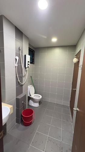 Un baño de Homestay in Bukit Raja, Klang