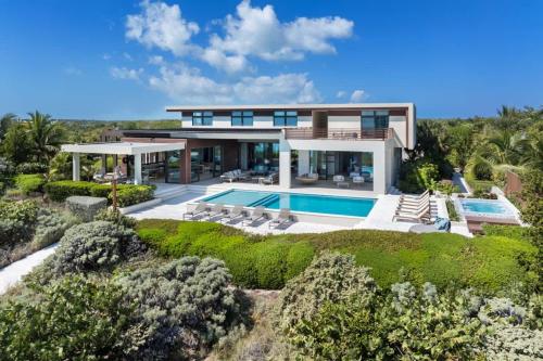 Kolam renang di atau dekat dengan Villa Oceanview Turks Caicos