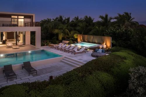 Πισίνα στο ή κοντά στο Villa Oceanview Turks Caicos