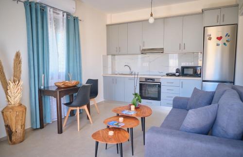 Kythira echoes stay - Lithari