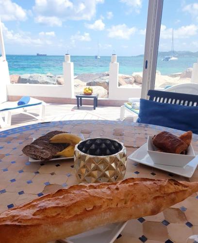 Afbeelding uit fotogalerij van Beach House avec une vue panoramique sur la mer des Caraïbes in Baie Nettle