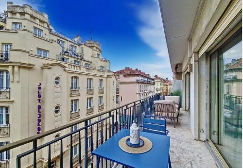 Nestor&Jeeves - VICTORIA - Delux apartment city center