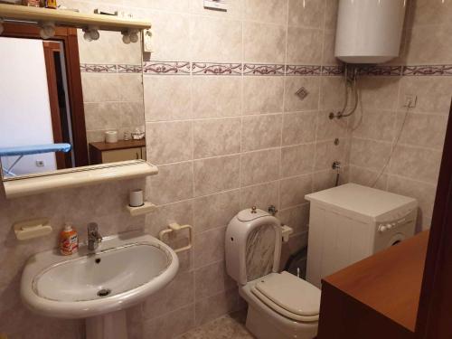 Ένα μπάνιο στο Apartment in Jadranovo 41874
