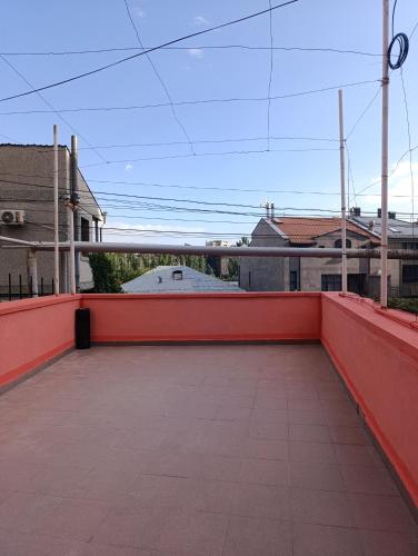 Un balcón o terraza de Dreamer's Den Hostel and Tours