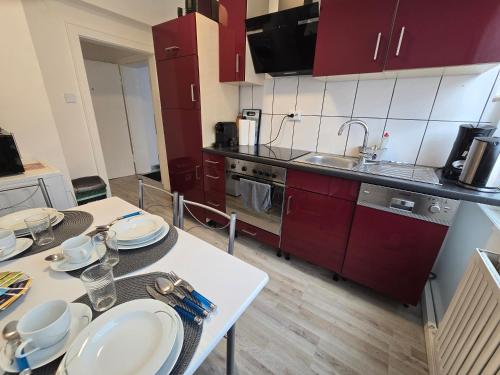 Kuchyň nebo kuchyňský kout v ubytování Apartment in Krefeld City with Balcony