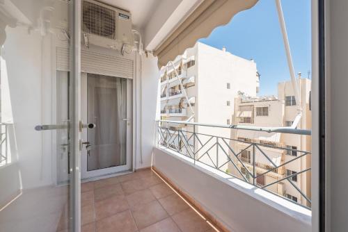 2BR Escape by Attiki Metro