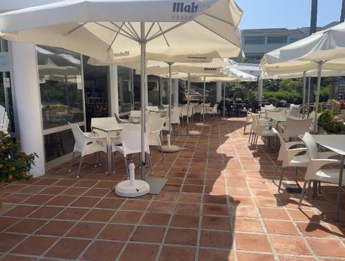 Restoran atau tempat lain untuk makan di Cozy Apartment in Miraflores, Mijas