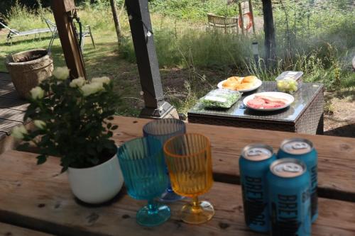 Makanan di atau berdekatan chalet