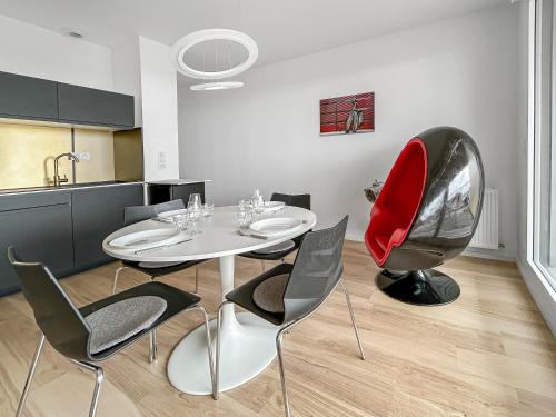 Un lugar para sentarse en Appartement moderne - Terrasse - Vue Mer - Parking - Wifi