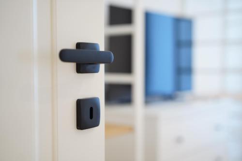 a close up of a door with a knob at La Marina Case Vacanze in Augusta