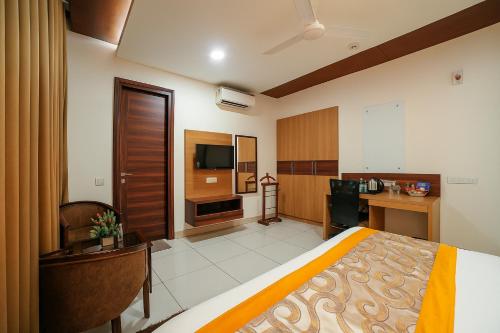 Kuchyň nebo kuchyňský kout v ubytování Hotel Grand Regency by JMD Group Near Delhi IGI Airport