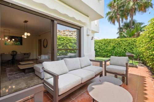 Apartment with Private Garden - Swimming pool And Family-Friendly photo 9