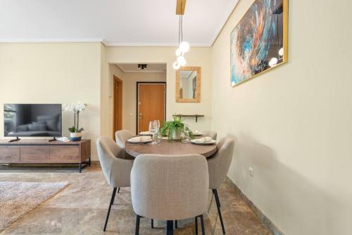 Apartment with Private Garden - Swimming pool And Family-Friendly photo 4