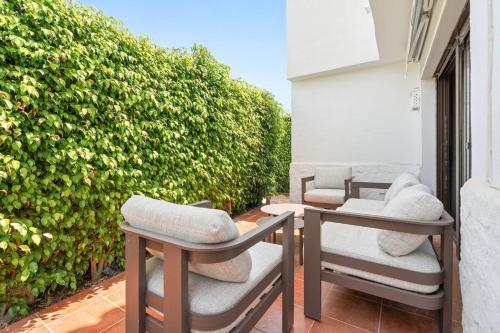 Apartment with Private Garden - Swimming pool And Family-Friendly photo 10
