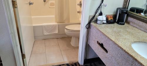 Ванная комната в Motel 6 Jackson MS Southwest