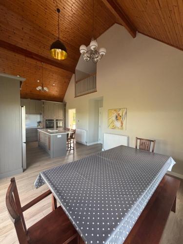 Kuchyň nebo kuchyňský kout v ubytování killary cottage