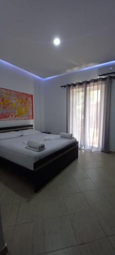 Lino House 1