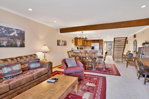 Imagem da galeria de Forest shores lake view condo #2250 em Big Bear Lake