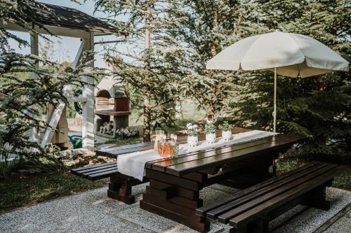 Κήπος έξω από το Villa Lara Varaždin - Beletinec