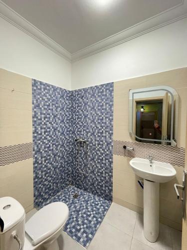 Phòng tắm tại Airport Apartment