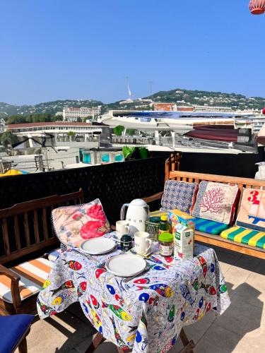 Beautiful renovated luxury apartment terrace parking