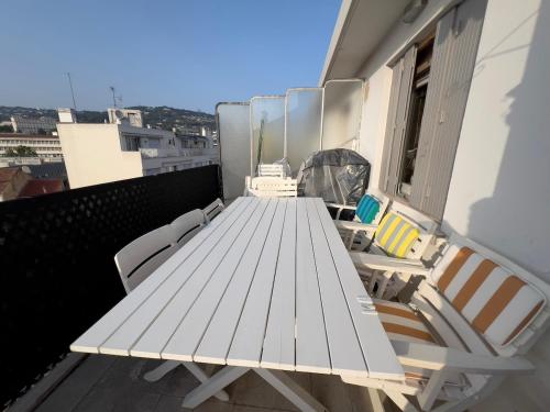 Beautiful renovated luxury apartment terrace parking