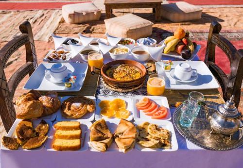 Mad på campingpladsen eller i nærheden