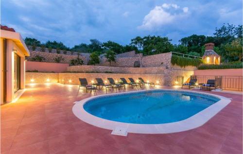 1 Bedroom Stunning Apartment In Molunat