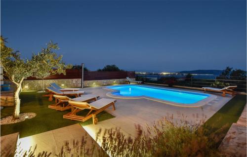 Amazing Home In Kastel Sucurac