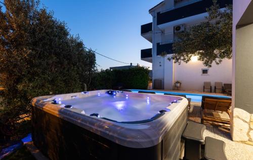 Two-Bedroom Apartment In Podstrana