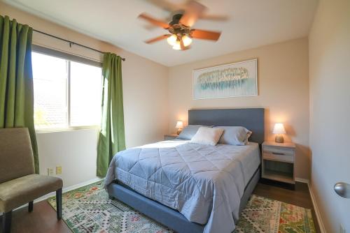 Ένα ή περισσότερα κρεβάτια σε δωμάτιο στο Newly furnished, private backyard, Desert Casita