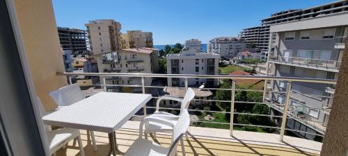 Μπαλκόνι ή βεράντα στο Apartamente Kune Shengjin F5
