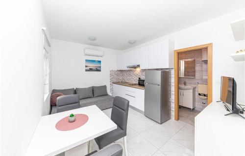 Gallery image of Cozy Apartment In Klek With Wifi in Klek