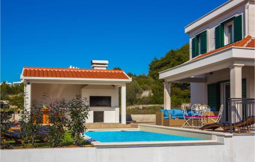 Stunning Home In Primosten