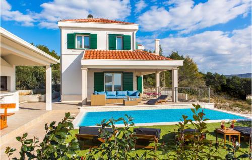 Stunning Home In Primosten
