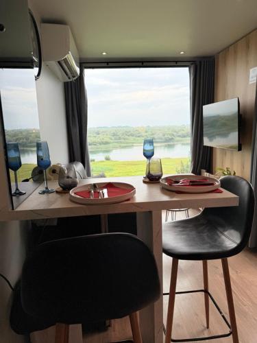 Fotografie z fotogalerie ubytování 446 Tiny House Shirokë v destinaci Shirokë
