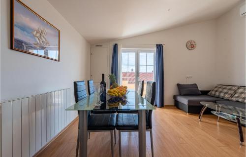 Cozy Apartment In Zadar With Wifi