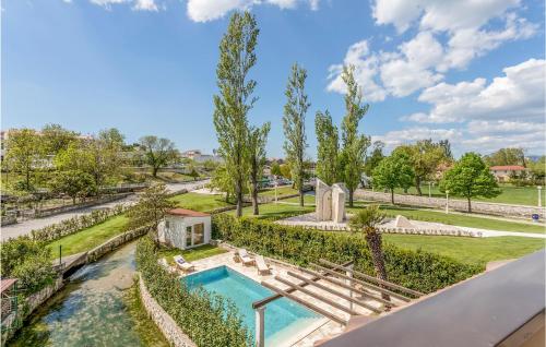 Πισίνα στο ή κοντά στο Stunning Home In Solin With Wifi