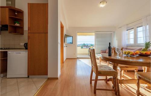 Cozy Apartment In Zadar With Wifi