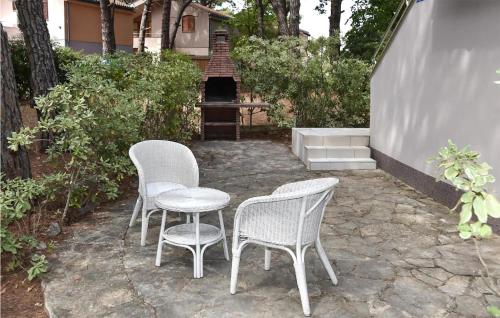 Cozy Apartment In Biograd Na Moru With Wifi