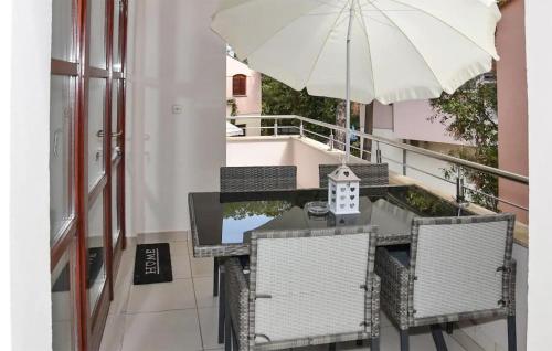 Cozy Apartment In Biograd Na Moru With Wifi