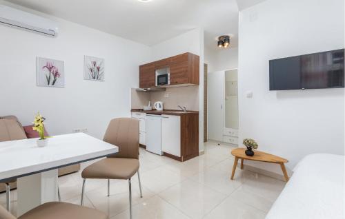 Awesome Apartment In Pula With Wifi